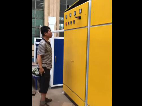 襯布漿點機(jī)視頻